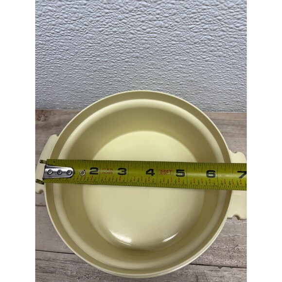 Vtg Superseal Bowl Container With Lid 6 1/2in Diameter 32oz 4 Cups Made in USA - Picture 7 of 10